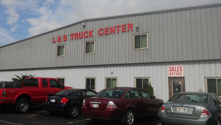 L & S Truck Center Of Appleton, Inc. - Appleton, WI - Thumb 7