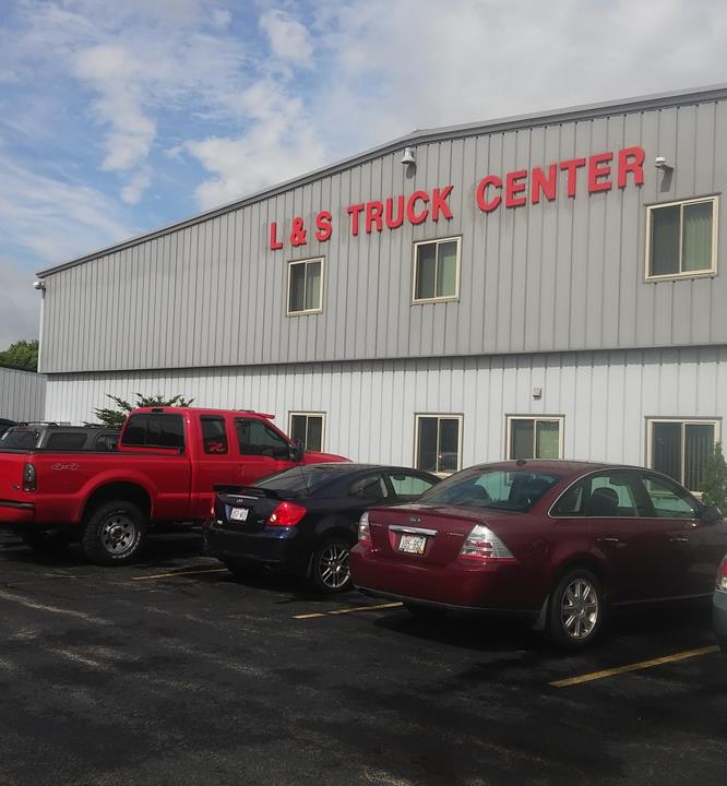 L & S Truck Center Of Appleton, Inc. - Appleton, WI - Thumb 4
